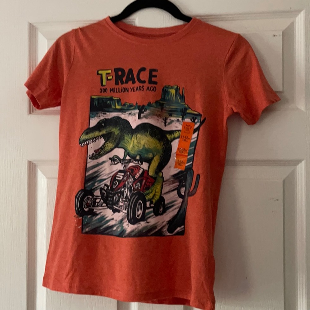 Orange T-shirt for a boy 12 years old